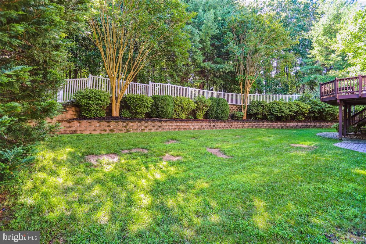 8931 Falls Farm Dr Property Photo 7