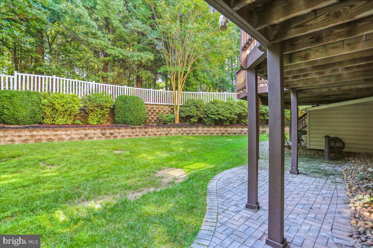 8931 Falls Farm Dr Property Photo 9