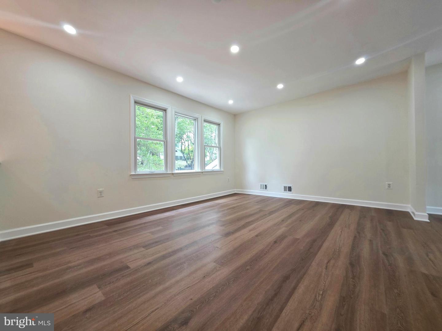 26 S Duke St Property Photo 9