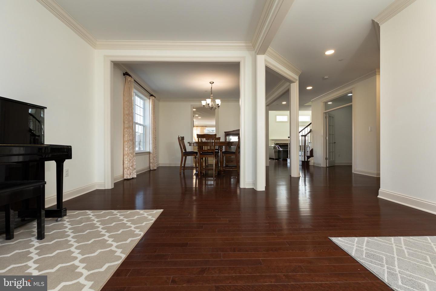 215 N Van Buren St Property Photo 40