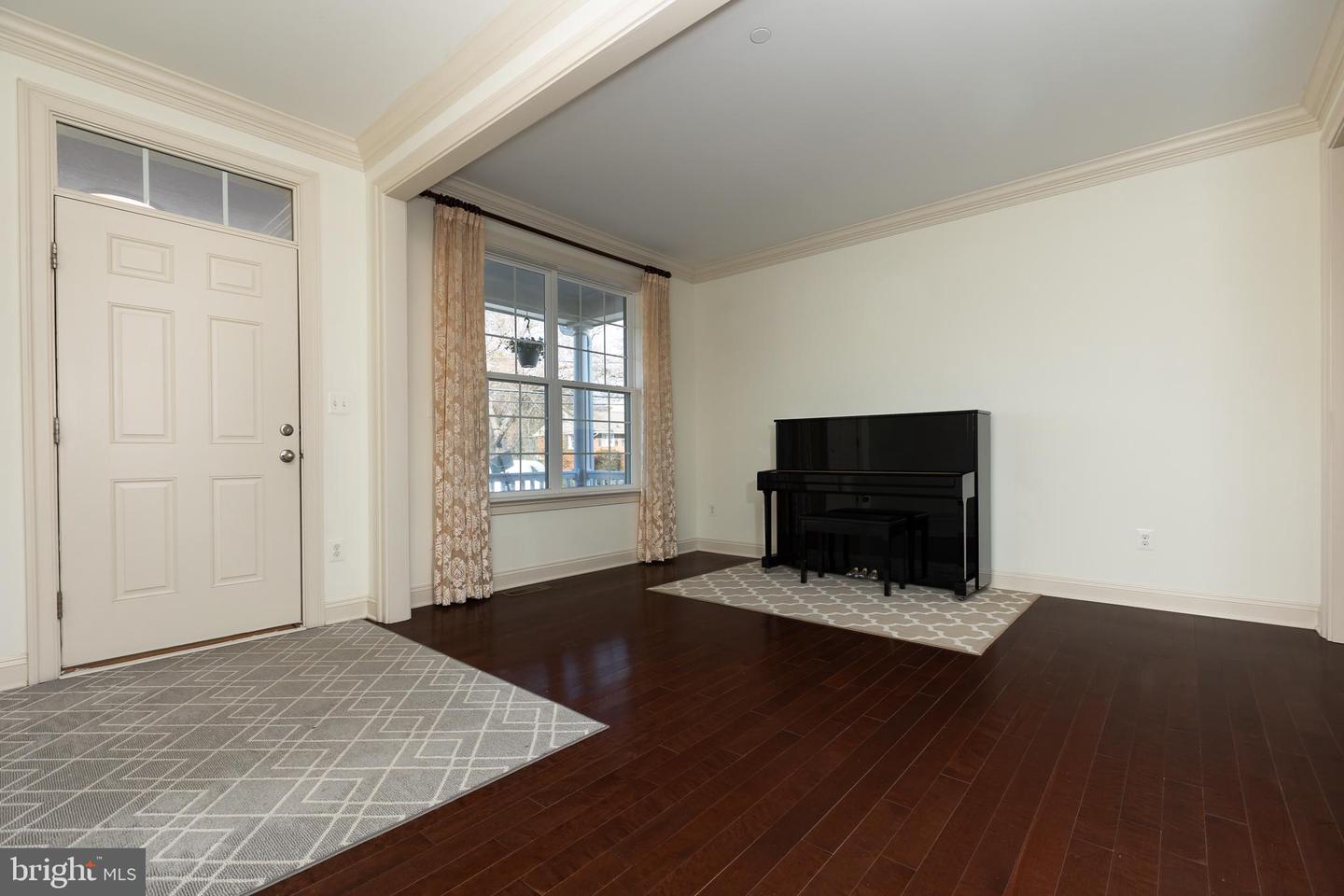 215 N Van Buren St Property Photo 42