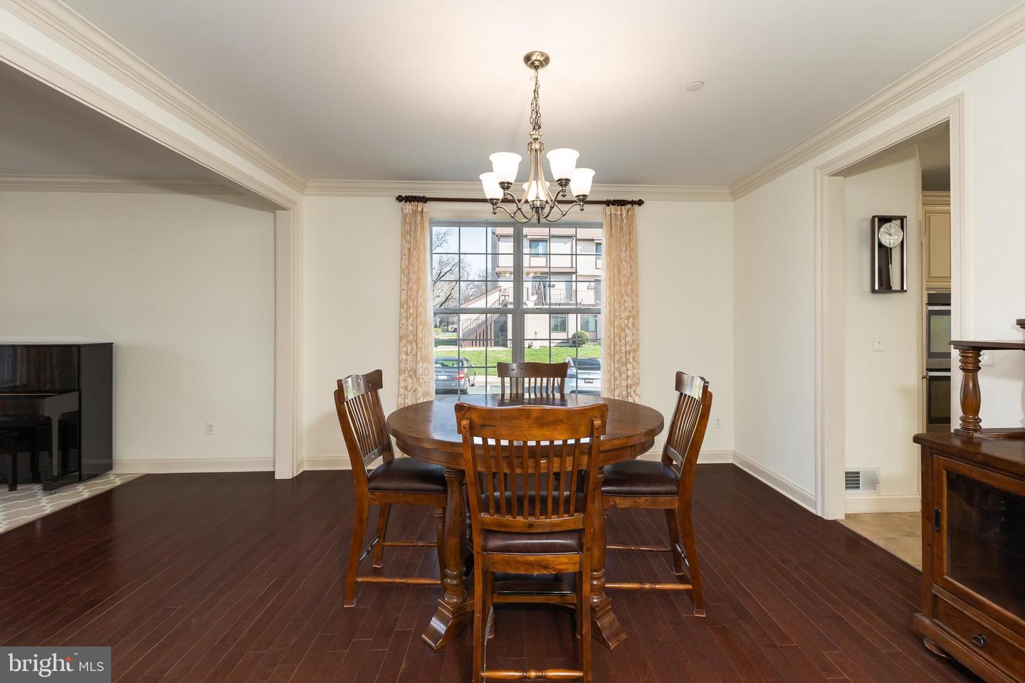 215 N Van Buren St Property Photo 46