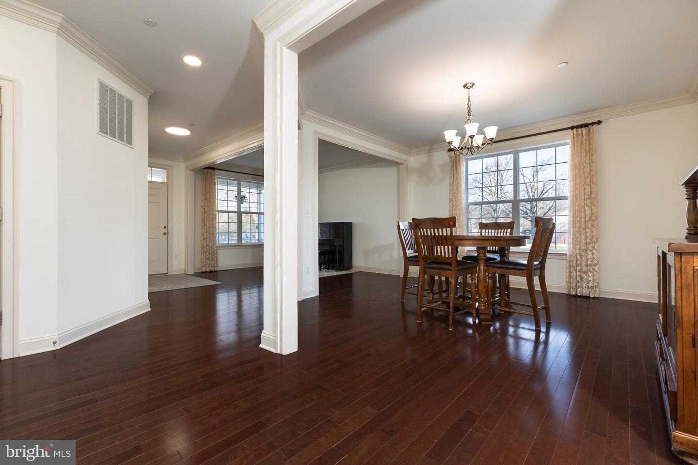 215 N Van Buren St Property Photo 47