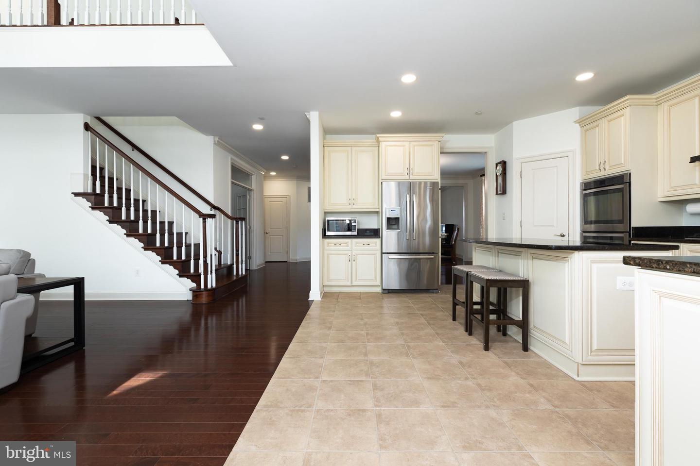 215 N Van Buren St Property Photo 60