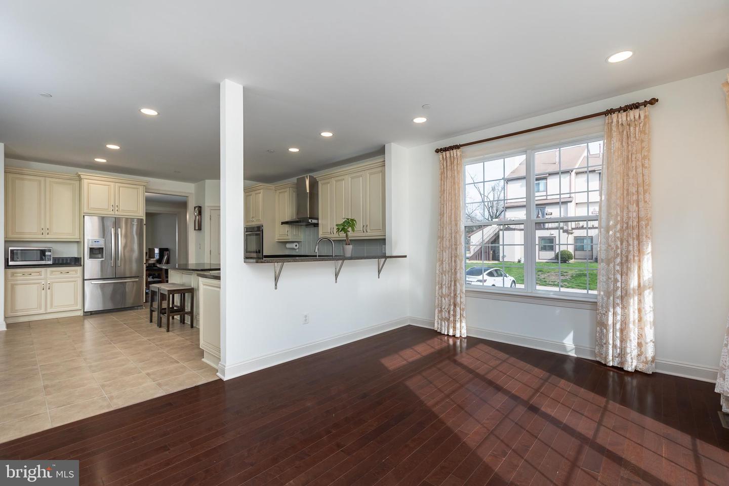 215 N Van Buren St Property Photo 66