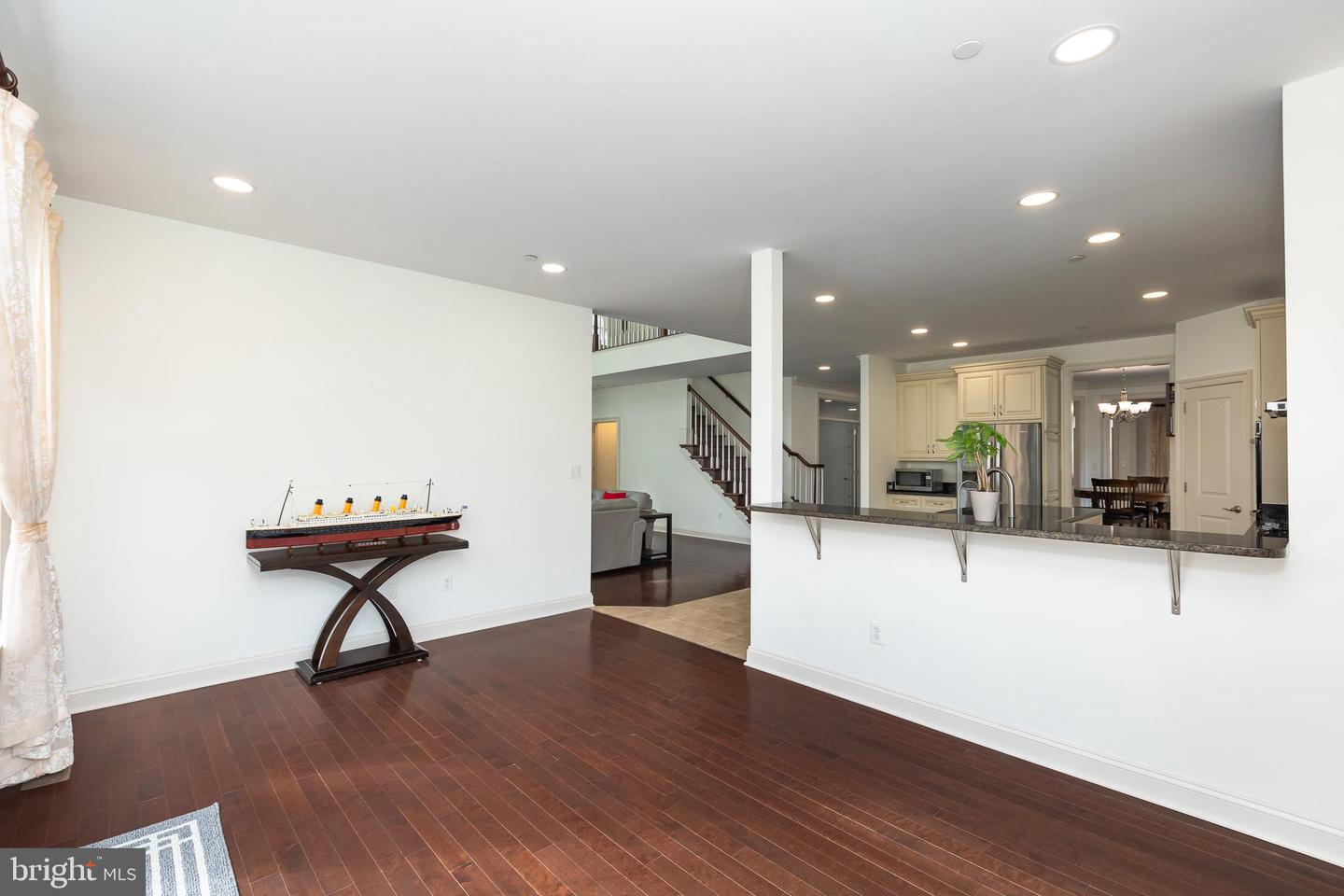 215 N Van Buren St Property Photo 68