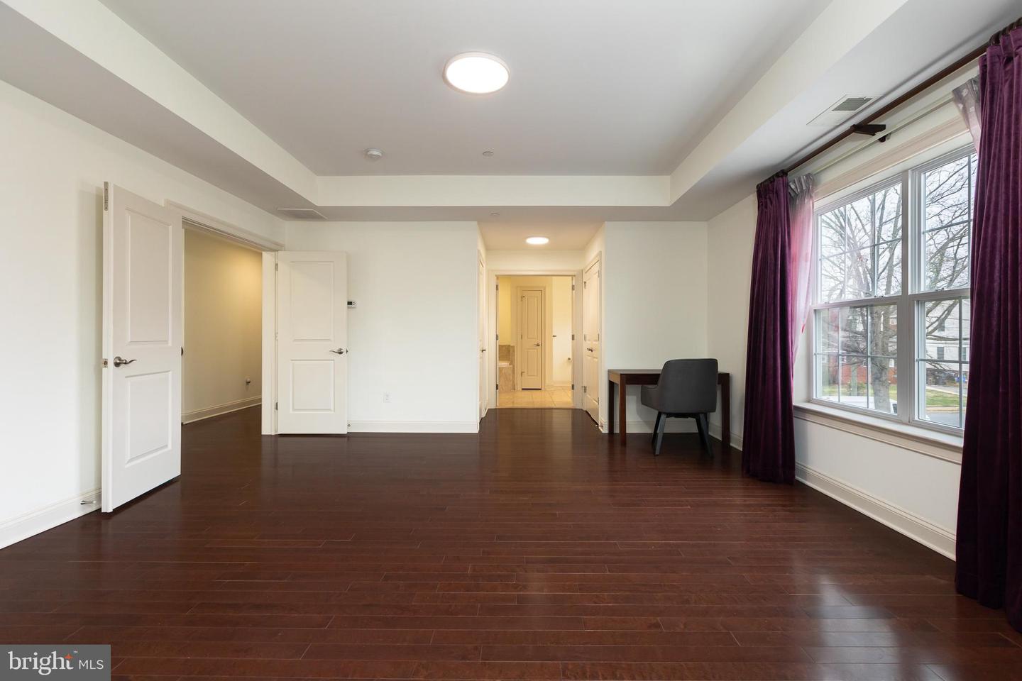 215 N Van Buren St Property Photo 104