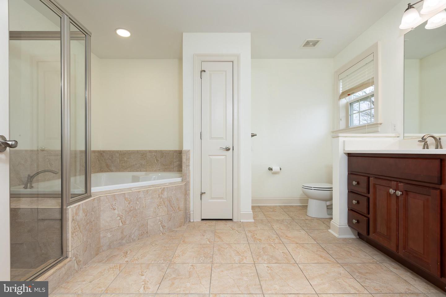 215 N Van Buren St Property Photo 107