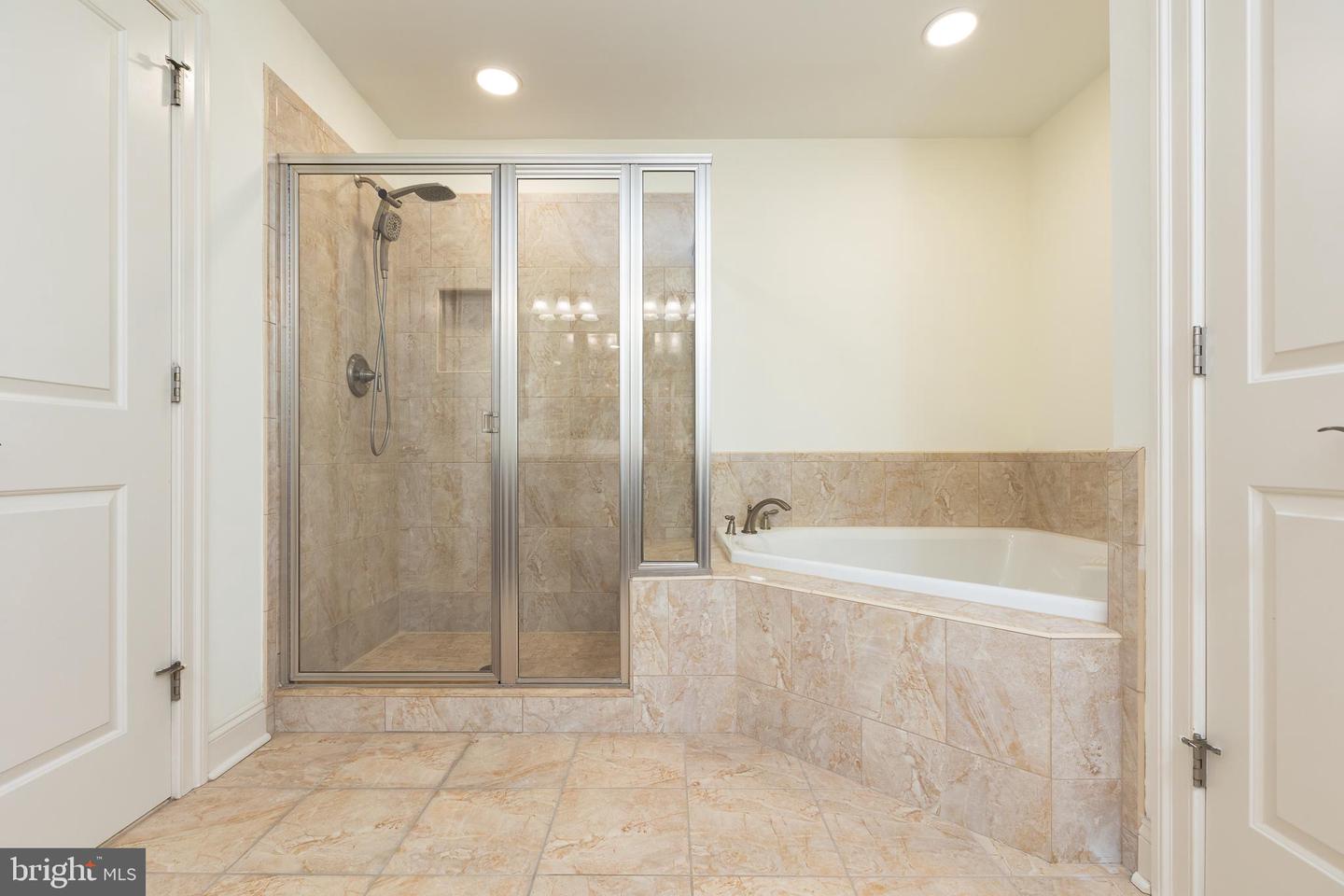 215 N Van Buren St Property Photo 108