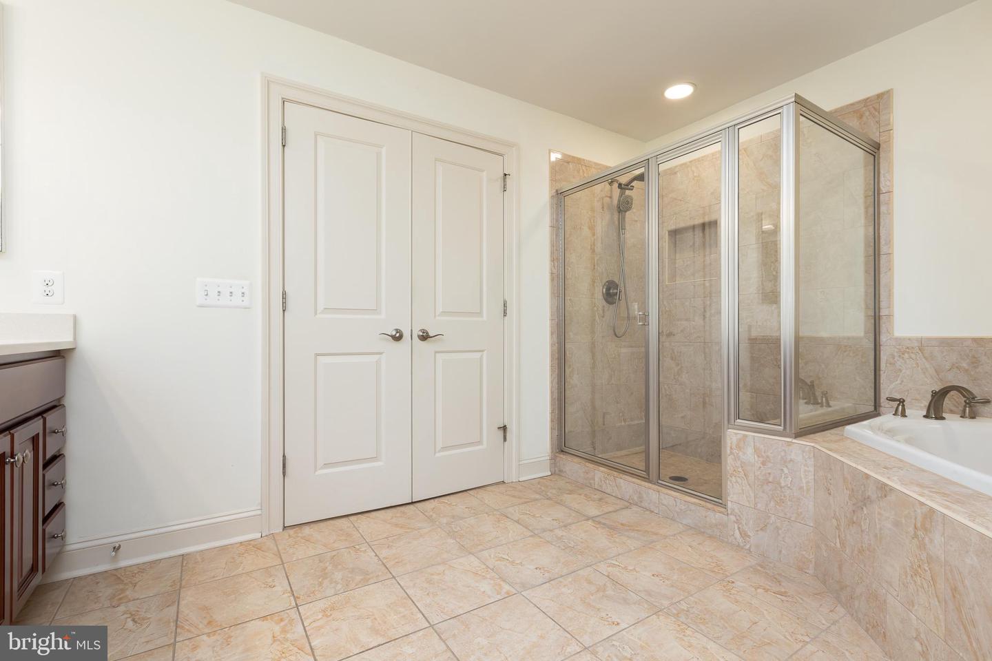 215 N Van Buren St Property Photo 109