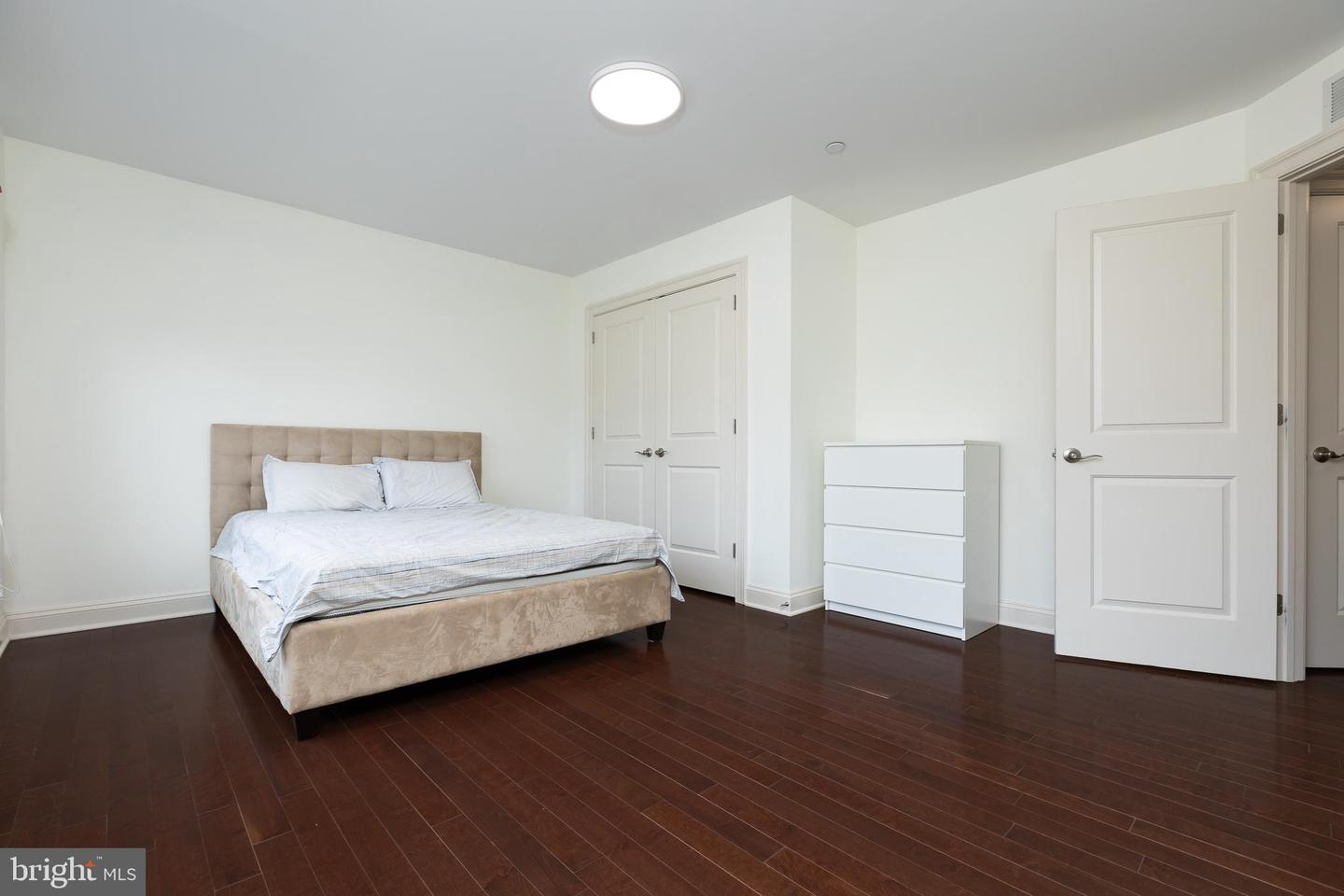 215 N Van Buren St Property Photo 115