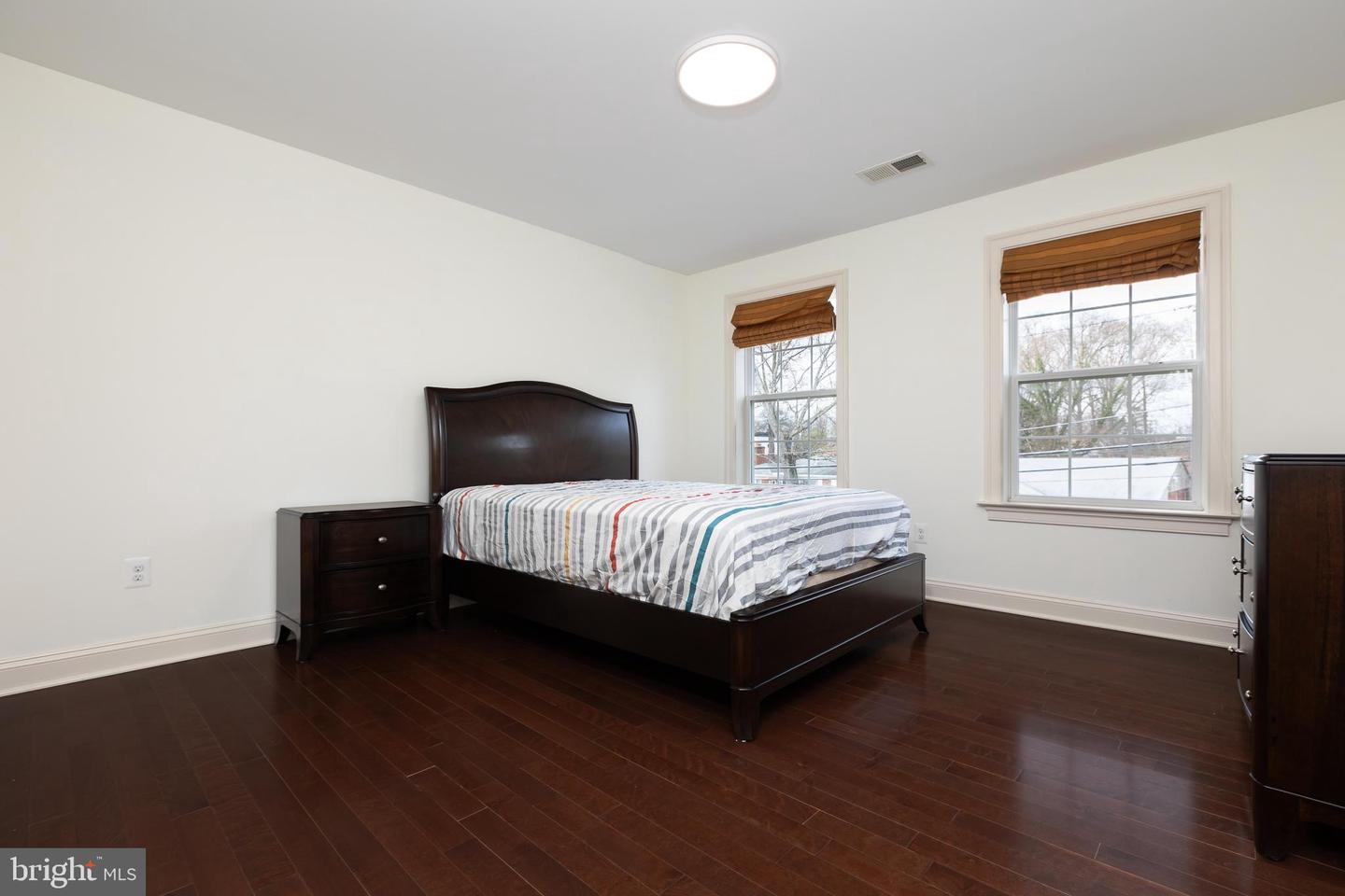 215 N Van Buren St Property Photo 117