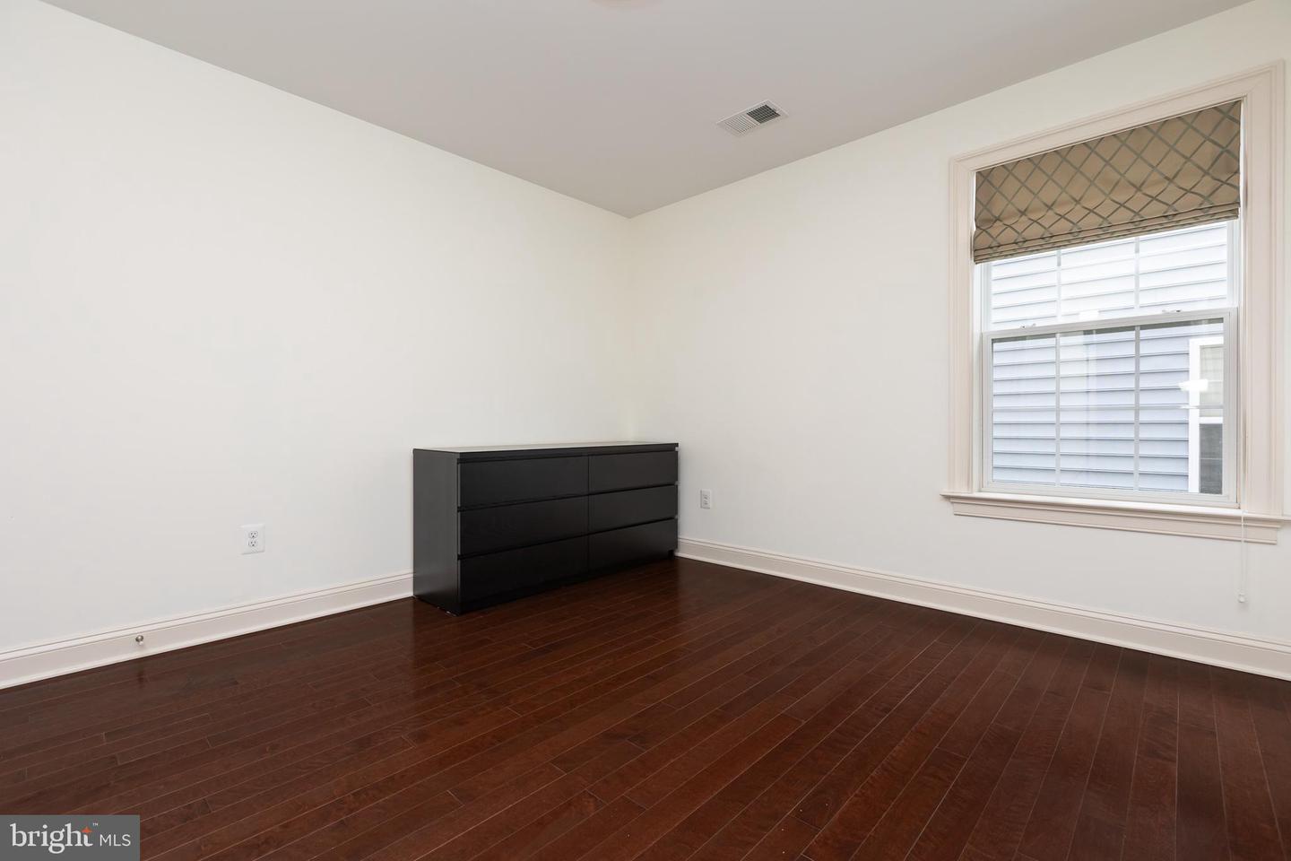 215 N Van Buren St Property Photo 120