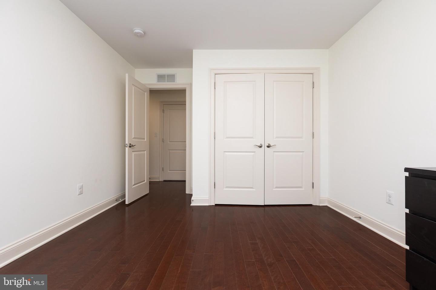 215 N Van Buren St Property Photo 122