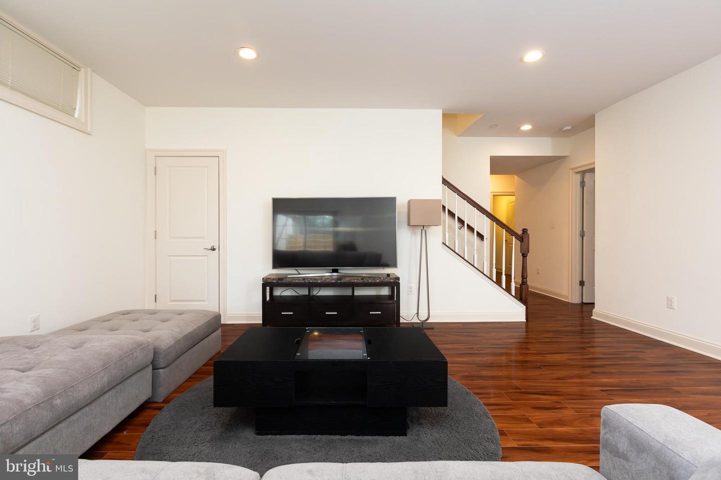 215 N Van Buren St Property Photo 128