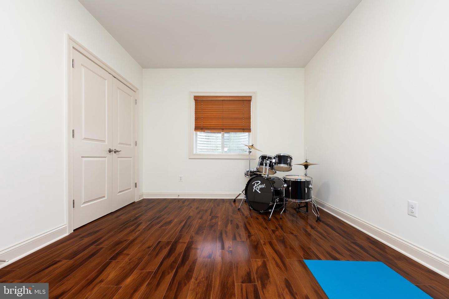 215 N Van Buren St Property Photo 132