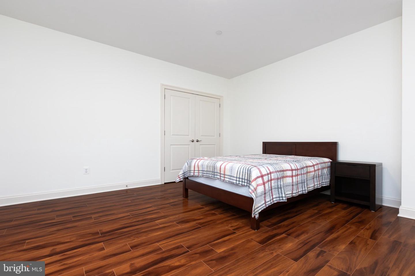215 N Van Buren St Property Photo 135