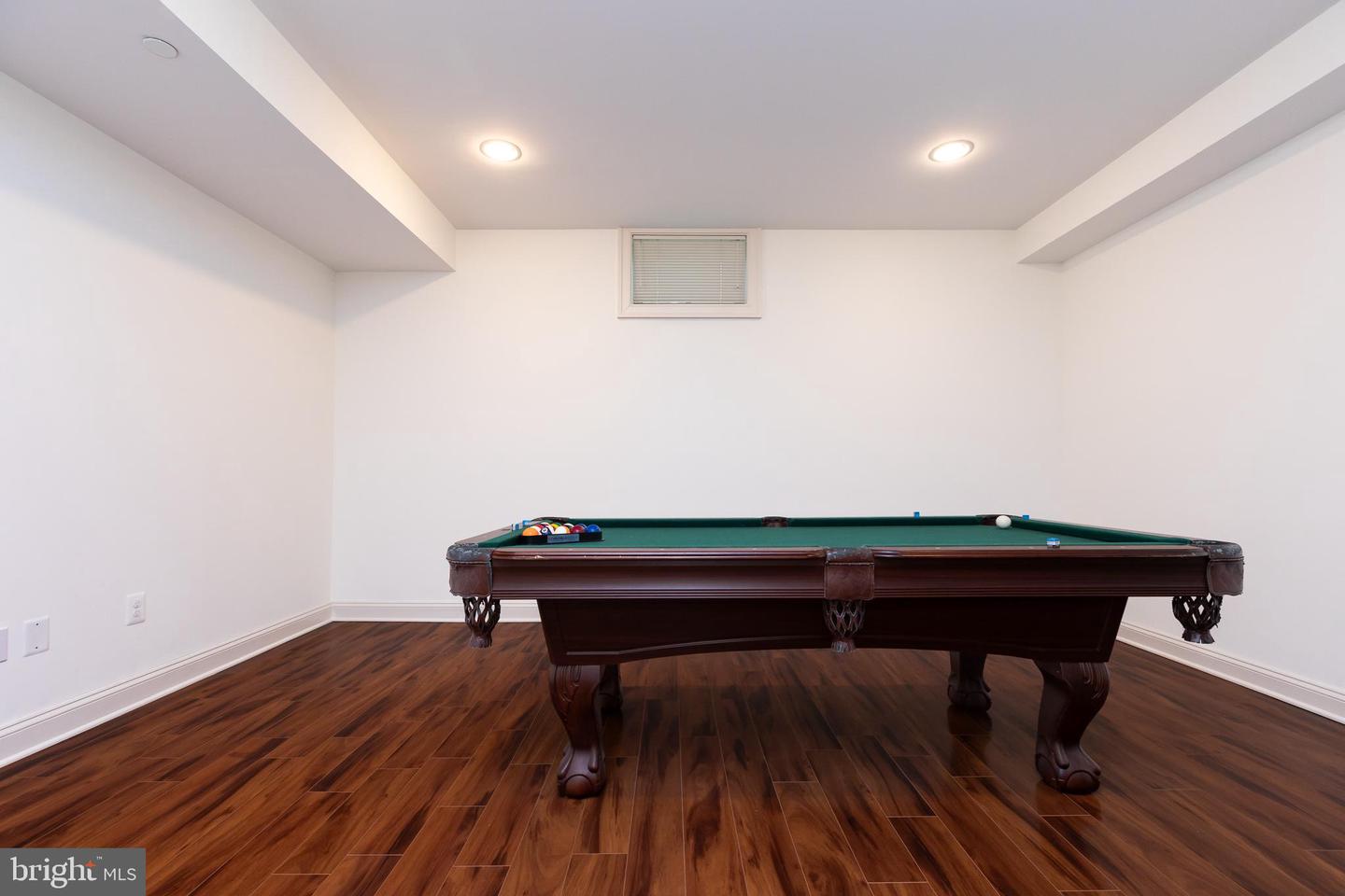 215 N Van Buren St Property Photo 140