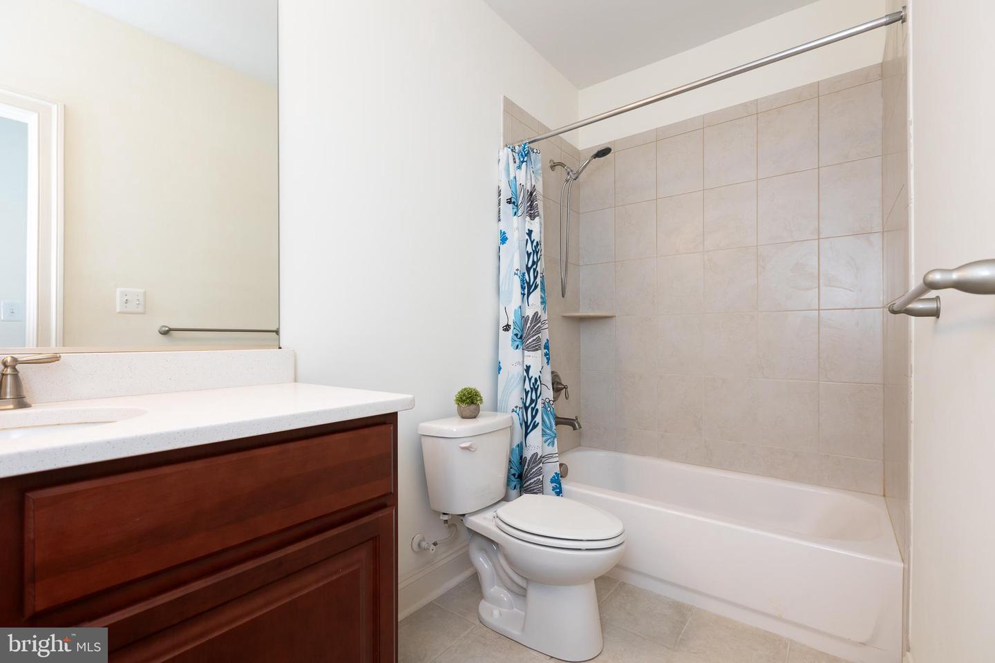 215 N Van Buren St Property Photo 142