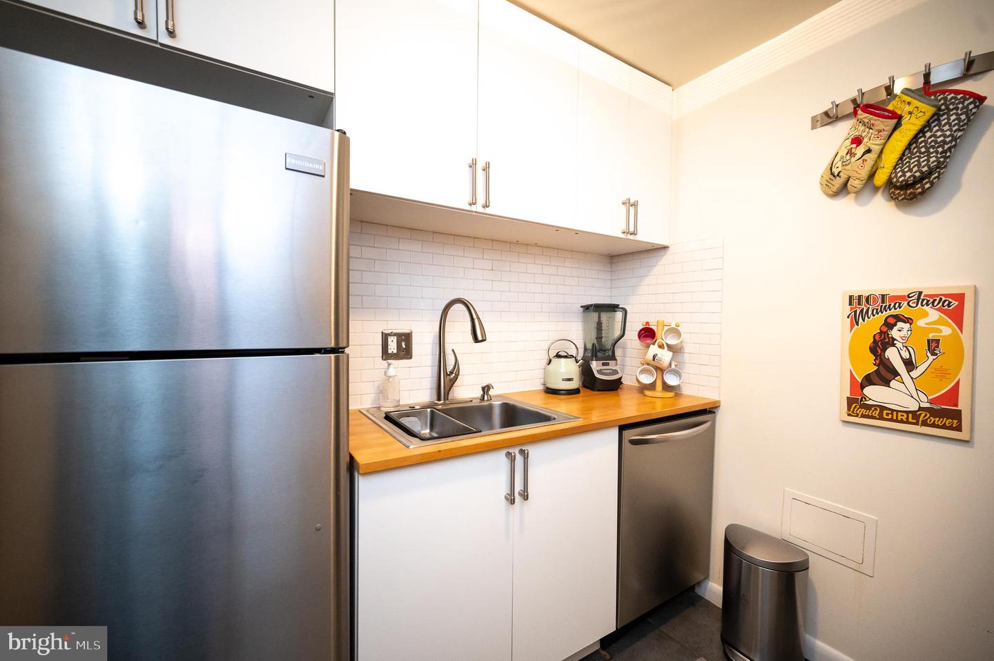 7611 Maple Ave #503 Property Photo 12