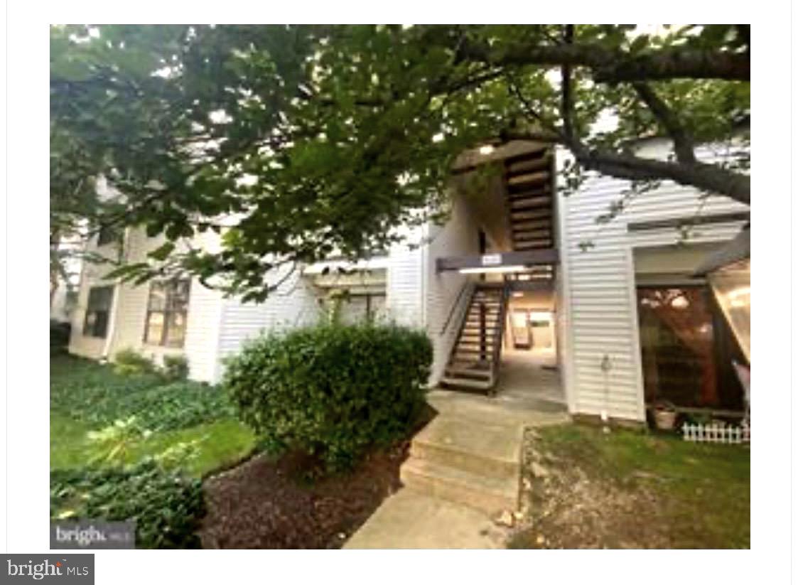 1625 Carriage House Ter #g Property Photo 1