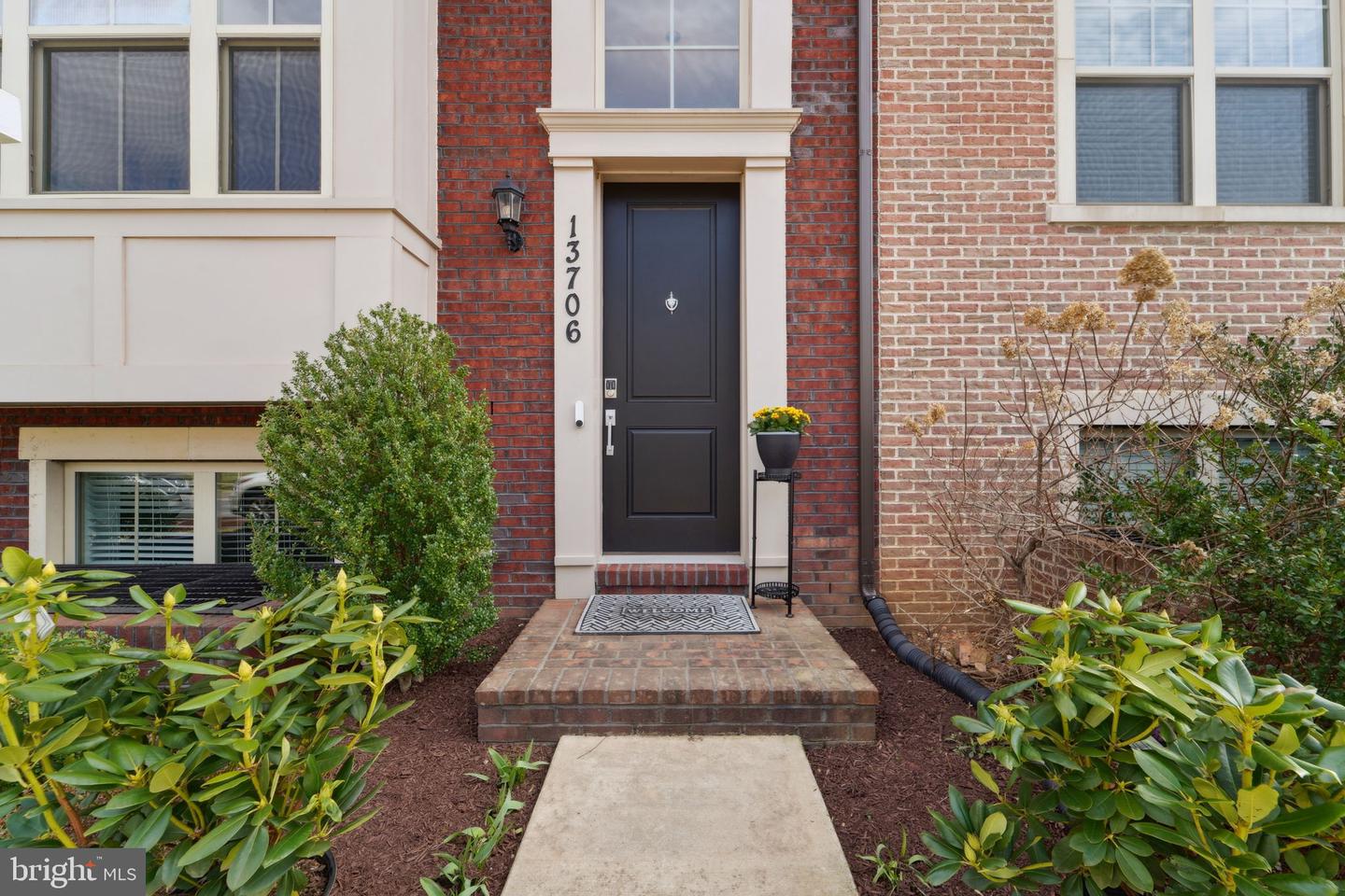 13706 Petrel St Property Photo 4