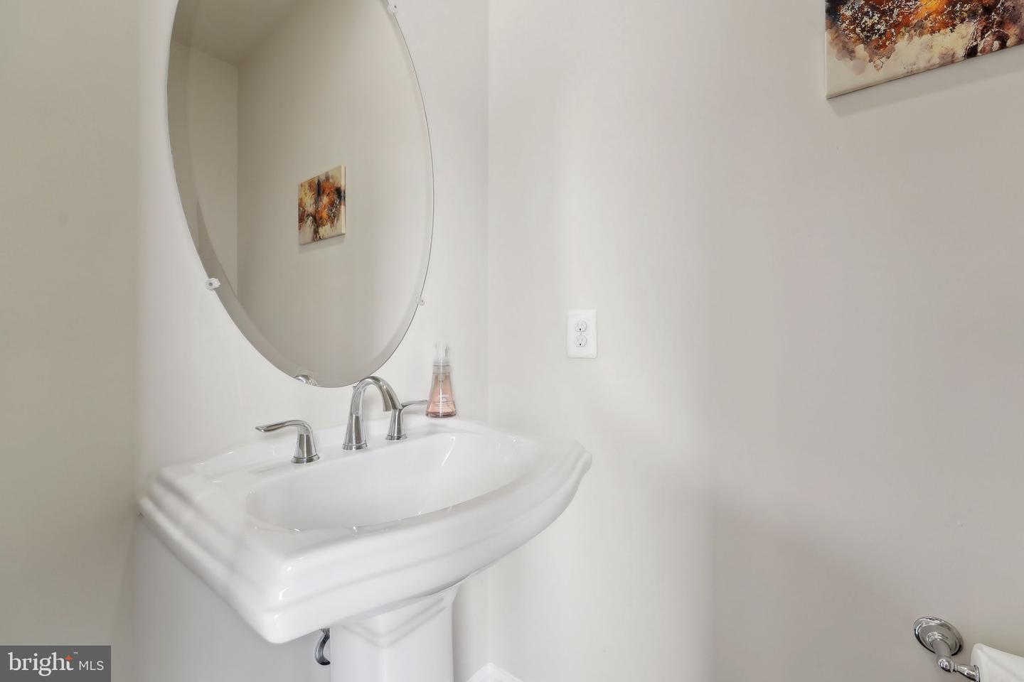 13706 Petrel St Property Photo 17