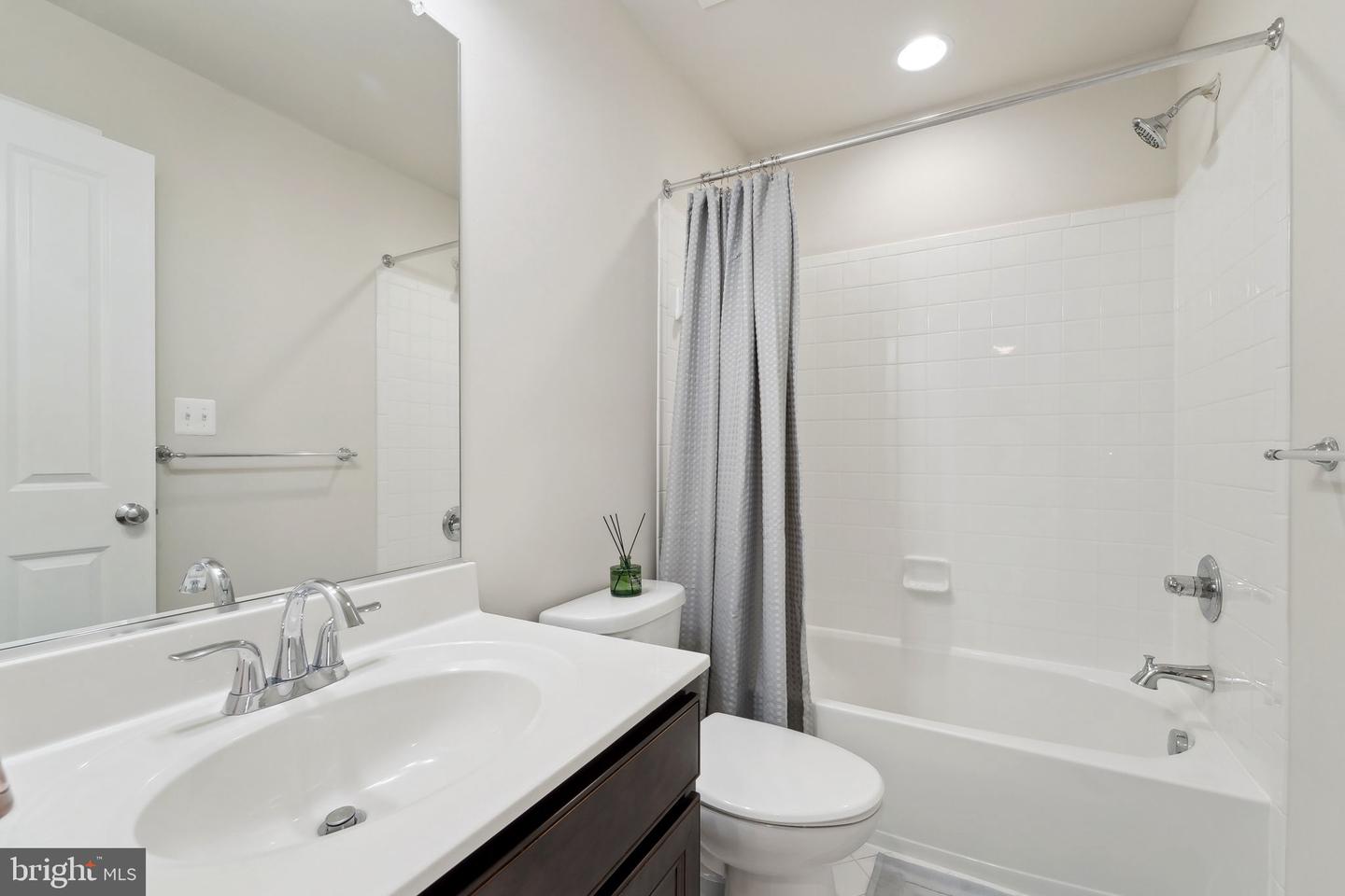 13706 Petrel St Property Photo 31