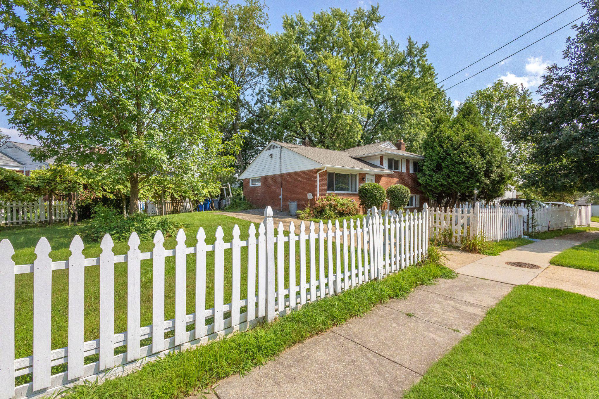 10313 Conover Dr Property Photo 3