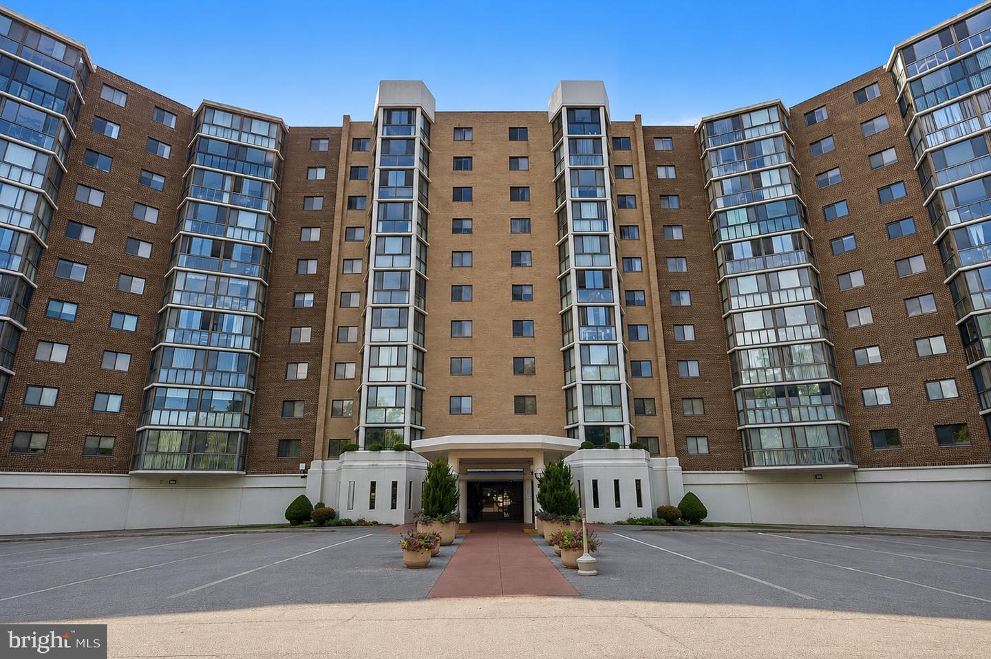 15115 Interlachen Dr #3-524 Property Photo 1