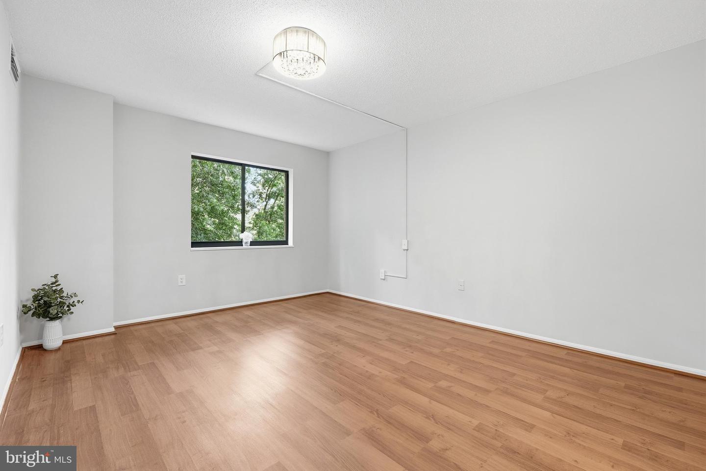 15115 Interlachen Dr #3-524 Property Photo 12