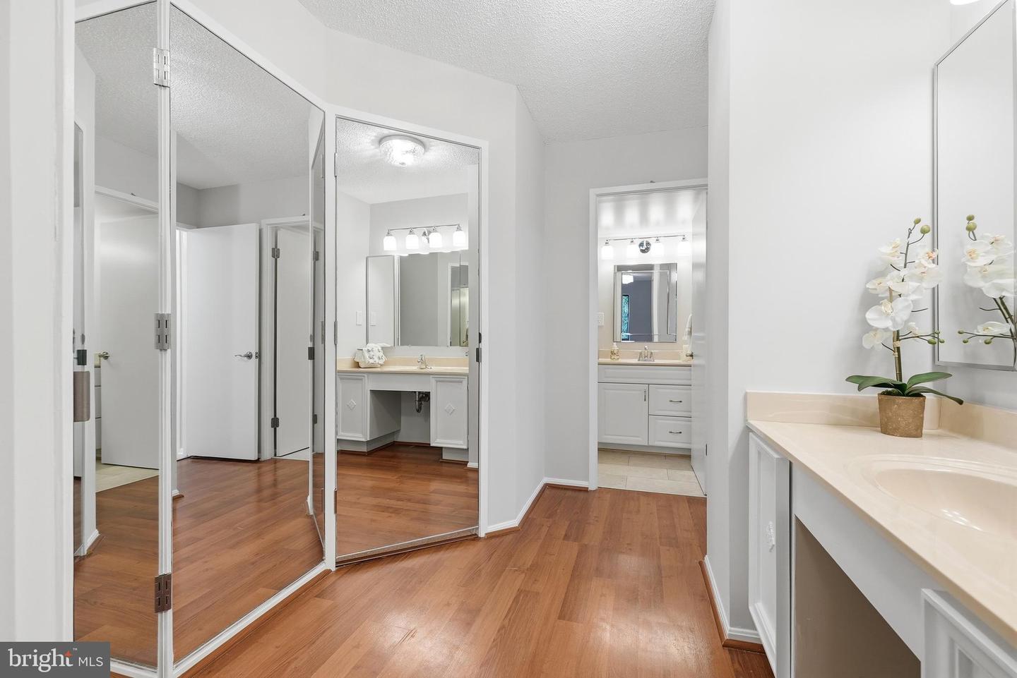15115 Interlachen Dr #3-524 Property Photo 14