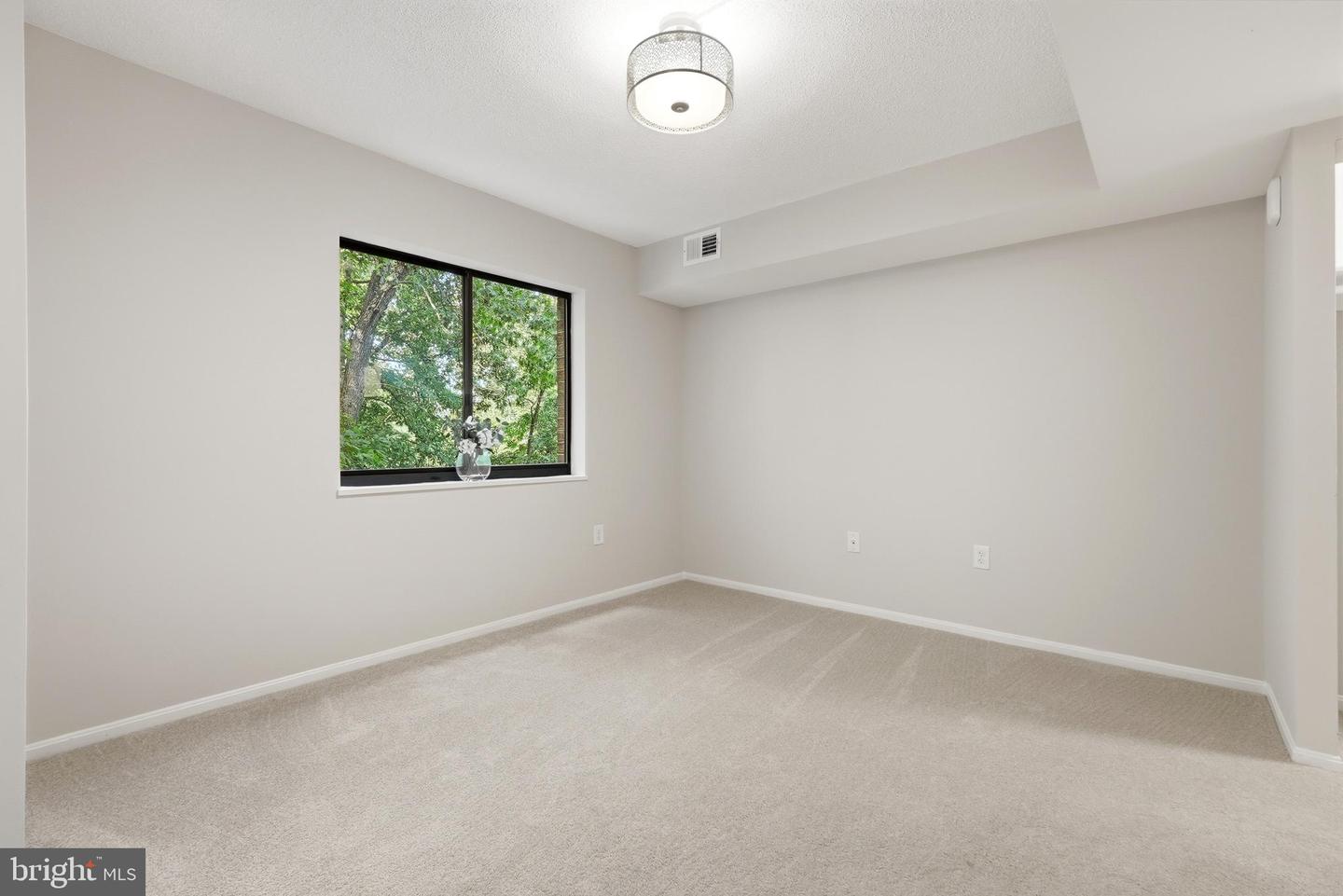15115 Interlachen Dr #3-524 Property Photo 20