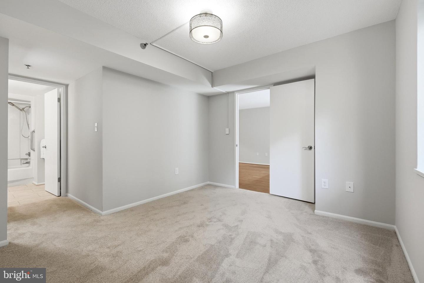 15115 Interlachen Dr #3-524 Property Photo 22