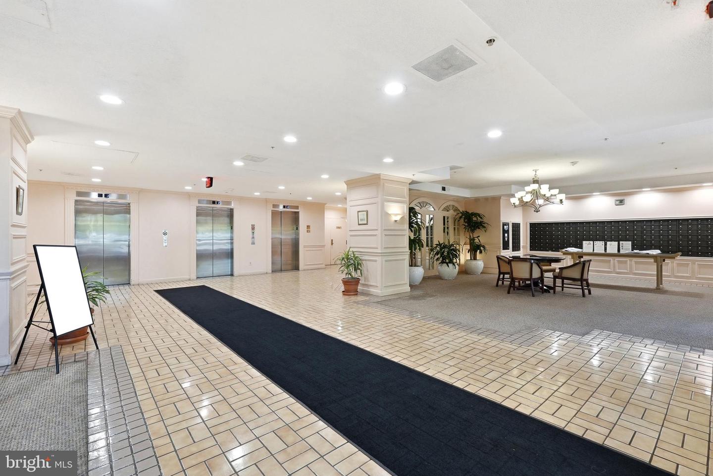 15115 Interlachen Dr #3-524 Property Photo 27