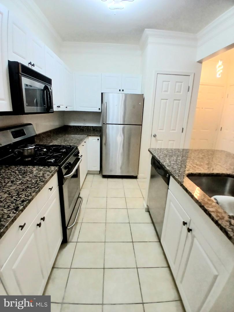 17 Granite Pl #193 Property Photo 3