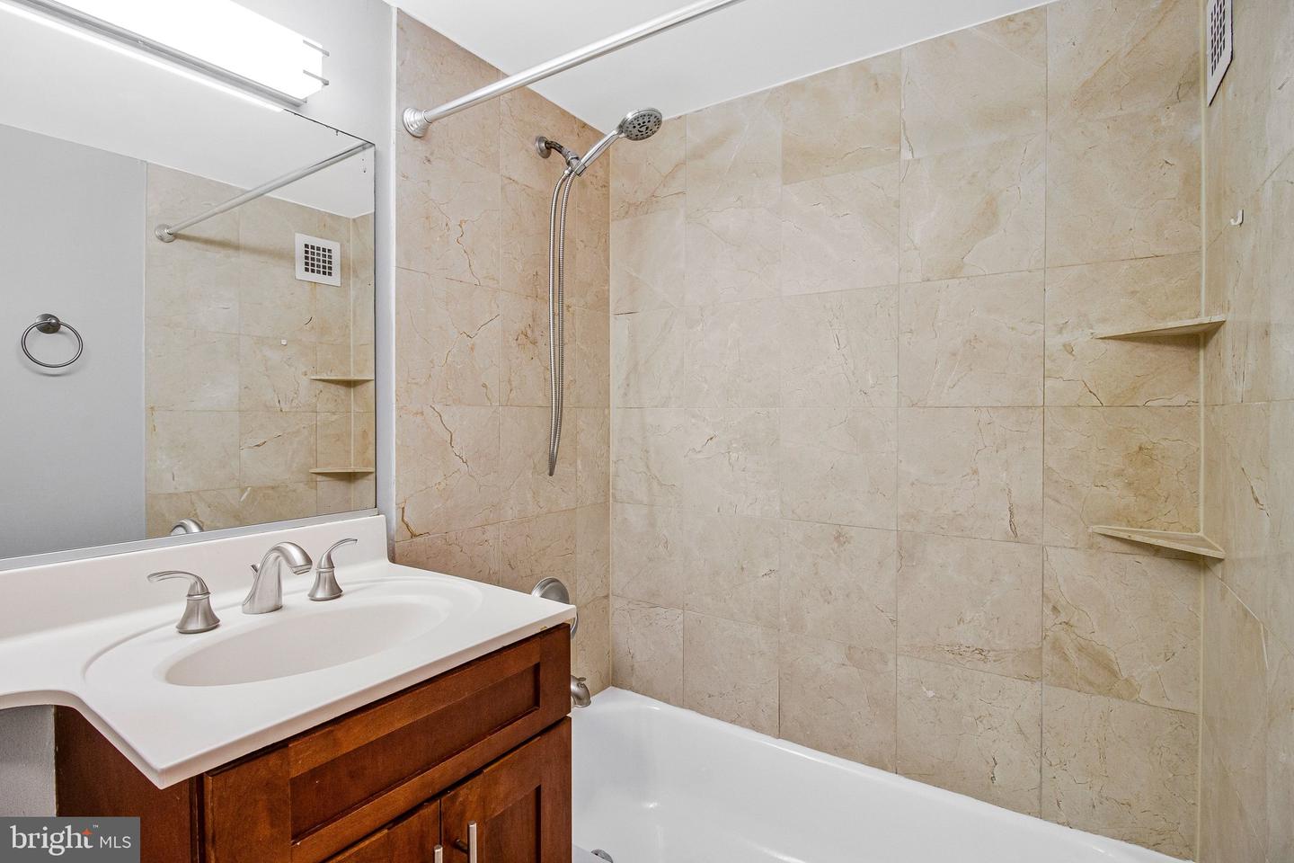 7333 New Hampshire Ave #420w Property Photo 18