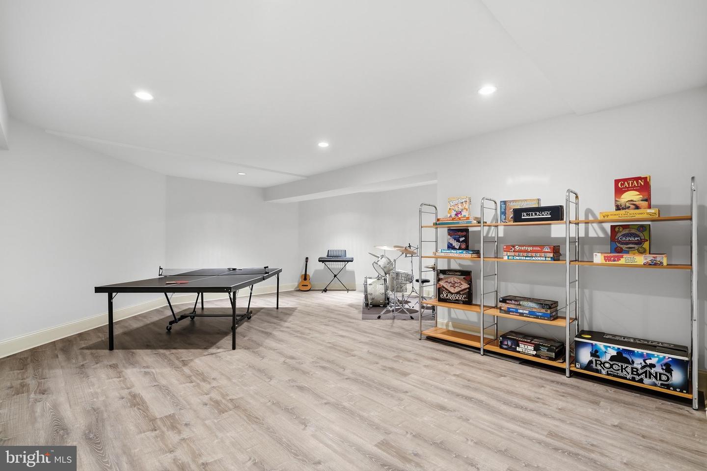 9833 Avenel Farm Dr Property Photo 39