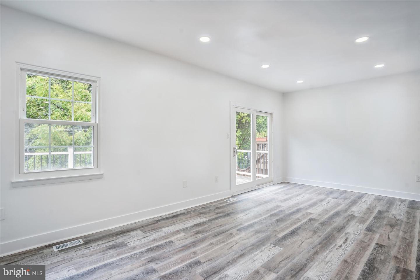 8648 Watershed Ct Property Photo 10