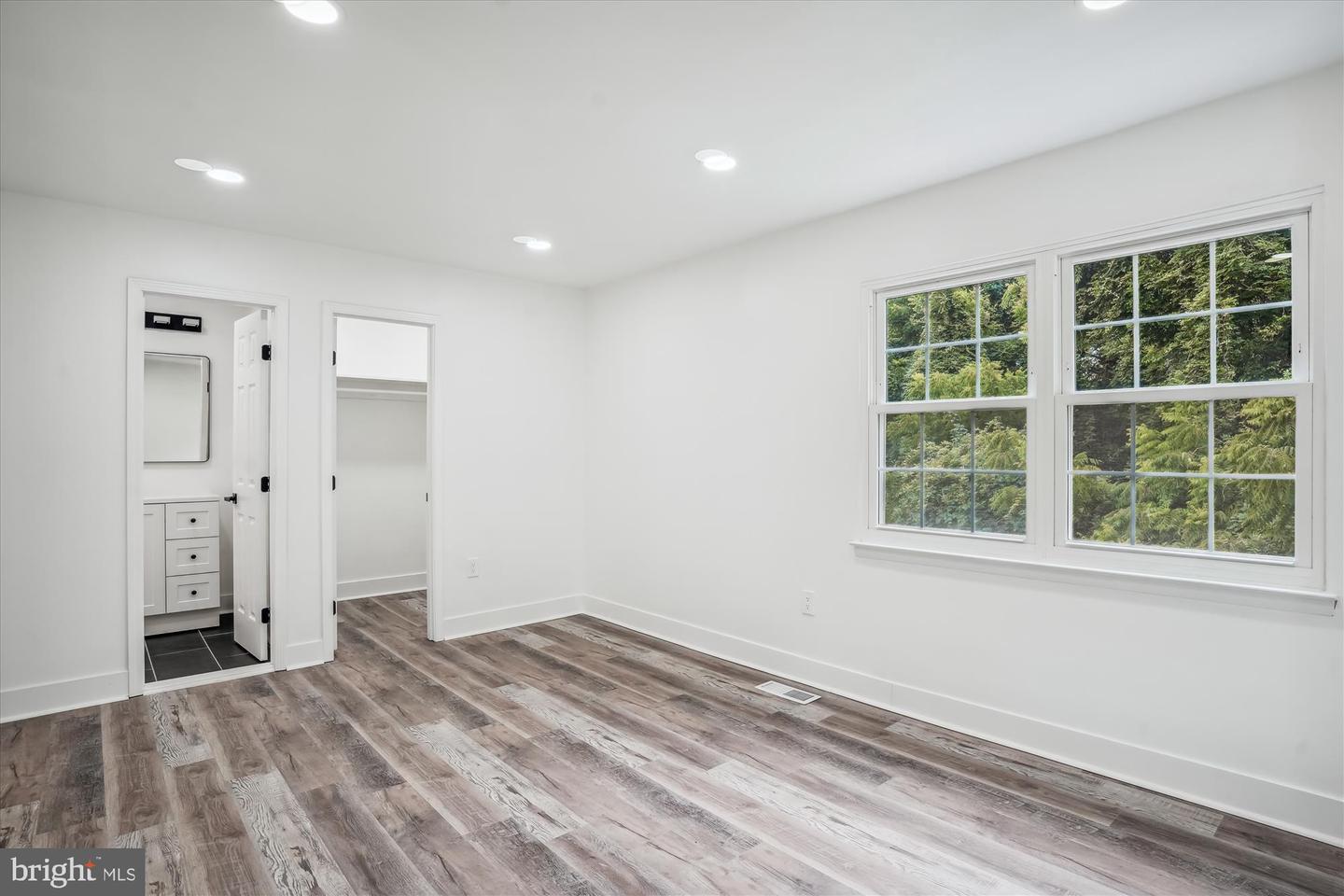 8648 Watershed Ct Property Photo 23