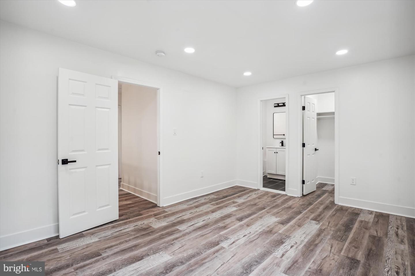 8648 Watershed Ct Property Photo 24