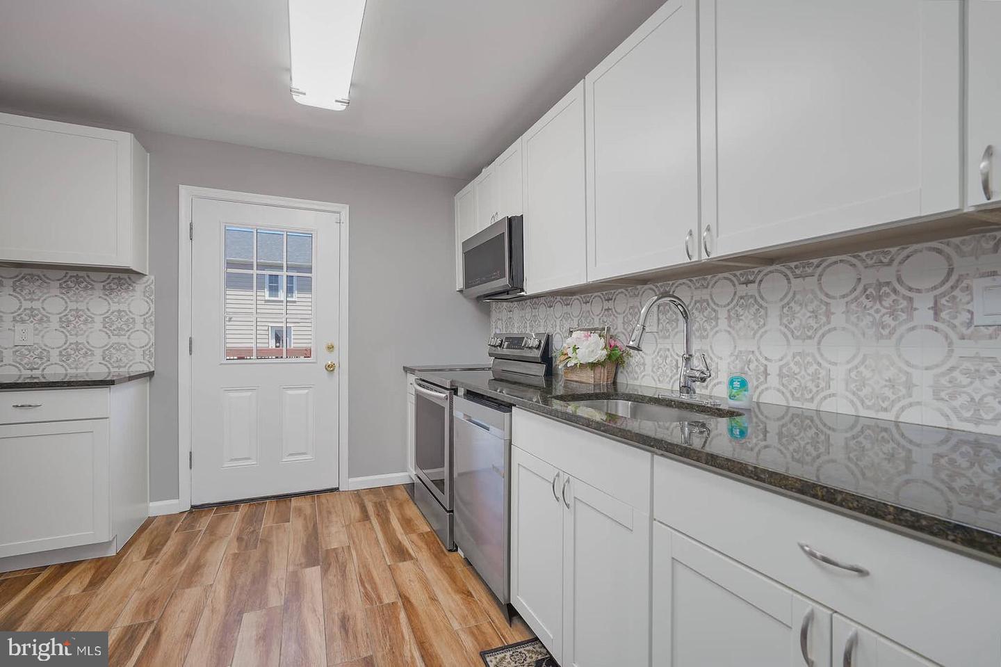 214 Pender Pl Property Photo 13