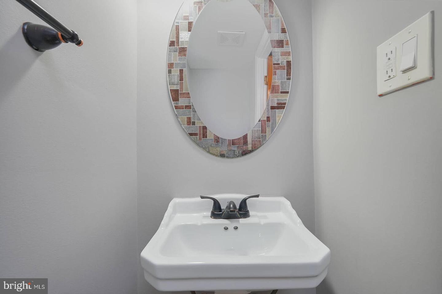 214 Pender Pl Property Photo 14