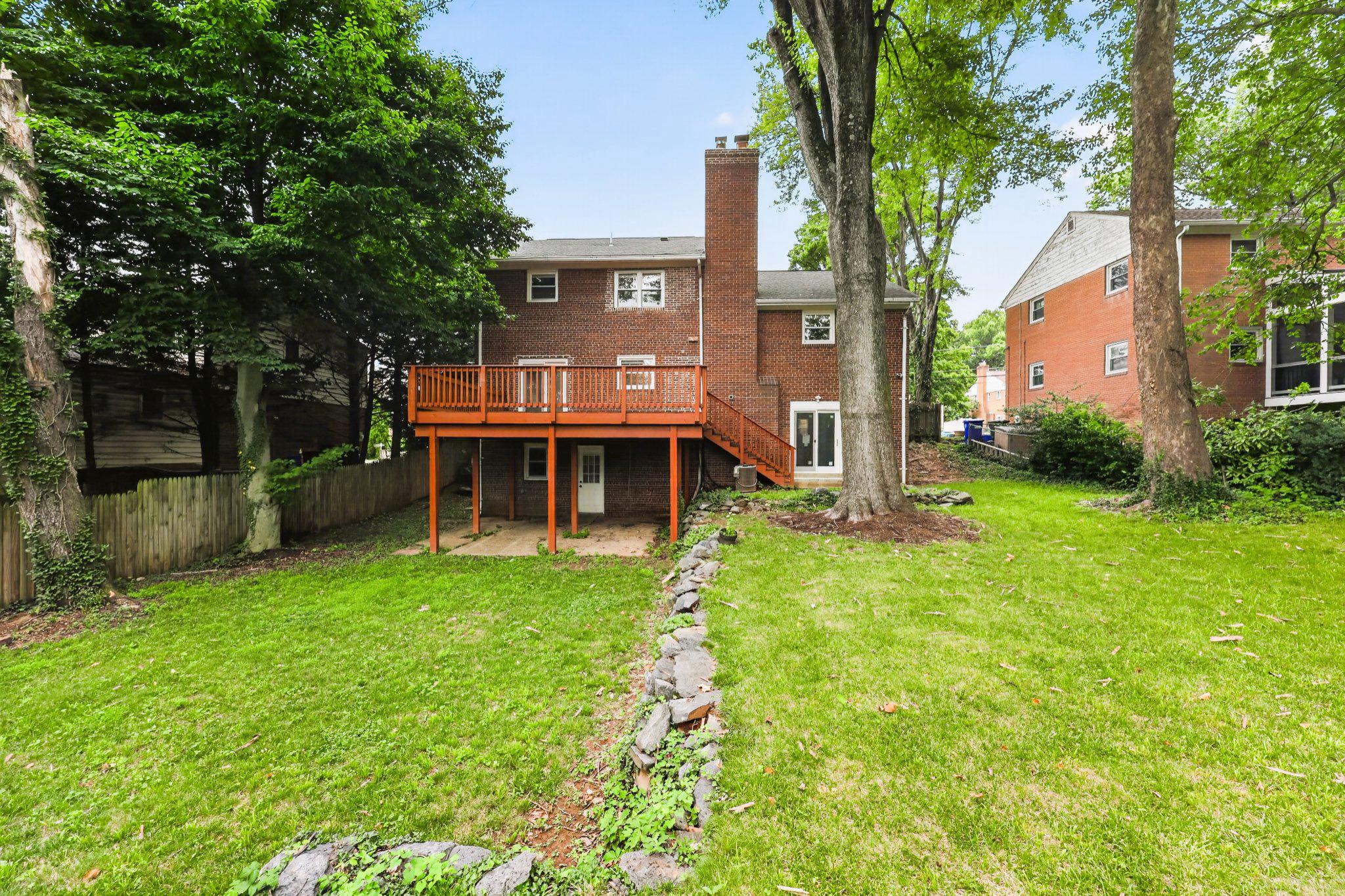 9901 Belhaven Rd Property Photo 3