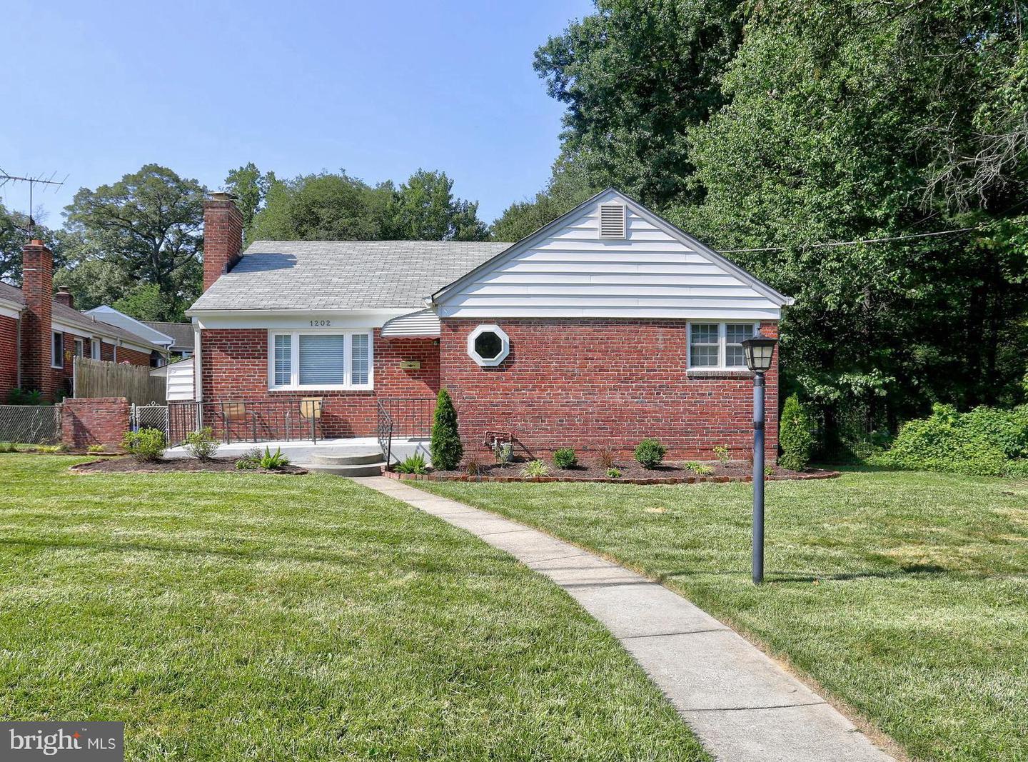 1202 Dennis Ave Property Photo 1