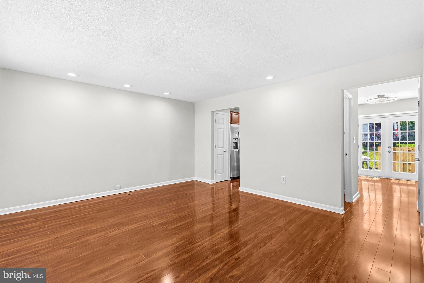 11404 Applegrath Way Property Photo 3