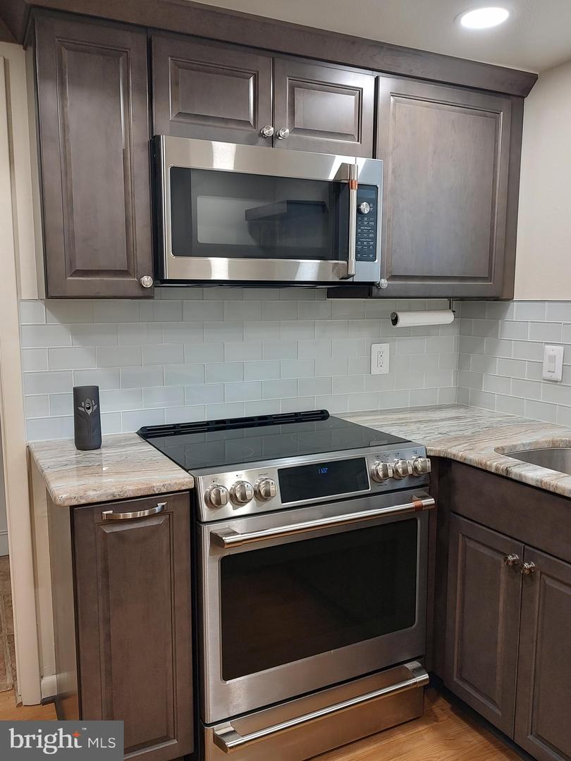 3576 Chiswick Ct #34-2c Property Photo 4