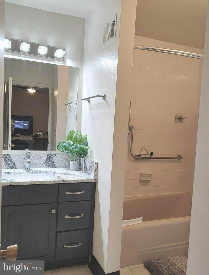 3576 Chiswick Ct #34-2c Property Photo 11
