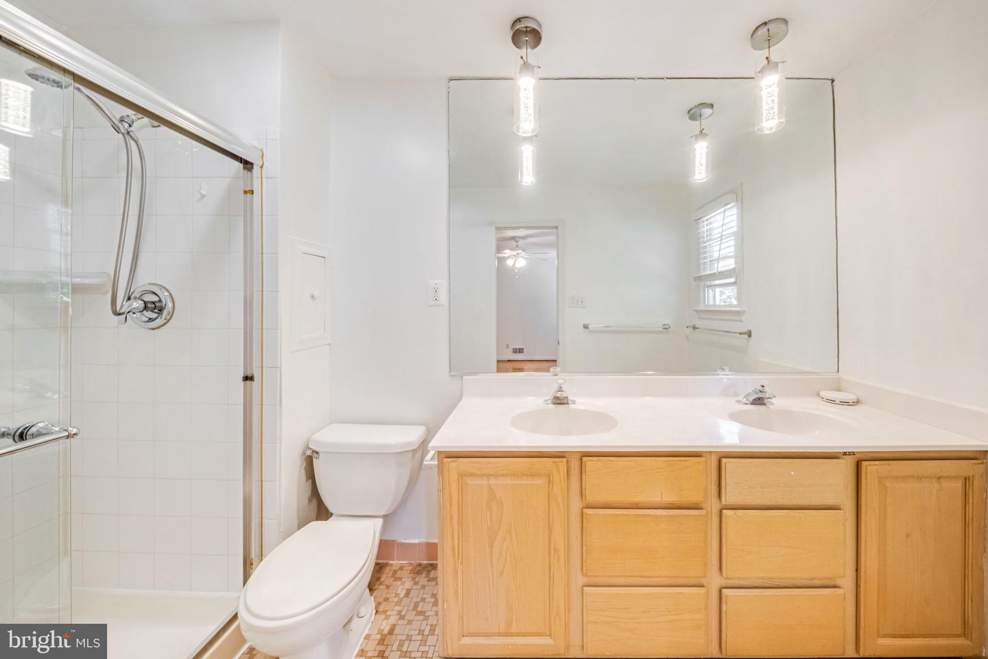 6715 Tildenwood Ln Property Photo 9