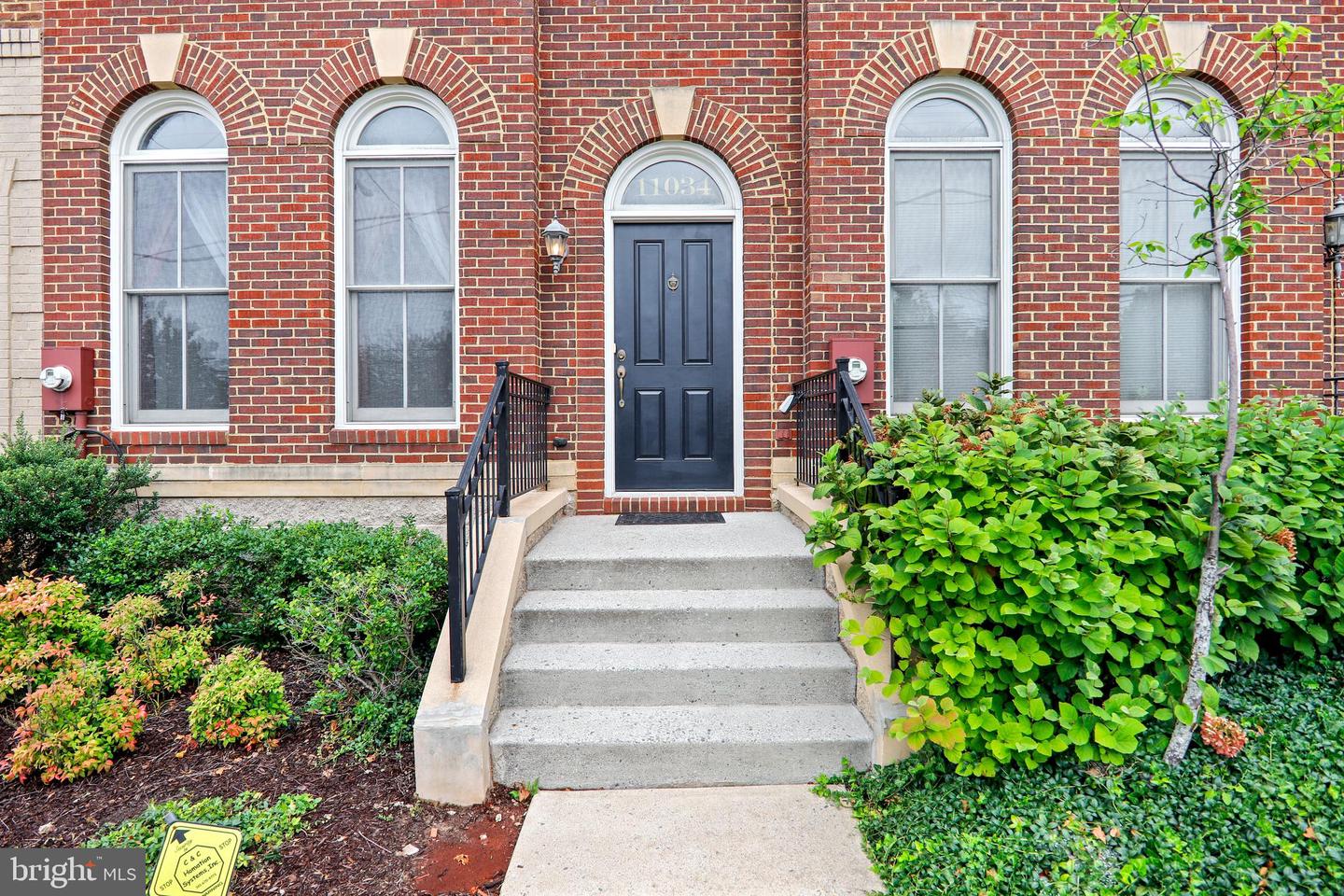 11034 Amherst Ave Property Photo 1